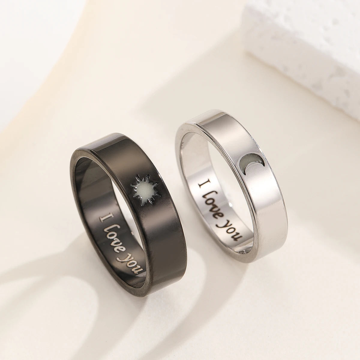 2 Piece Glow in the Dark Couple Rings Set