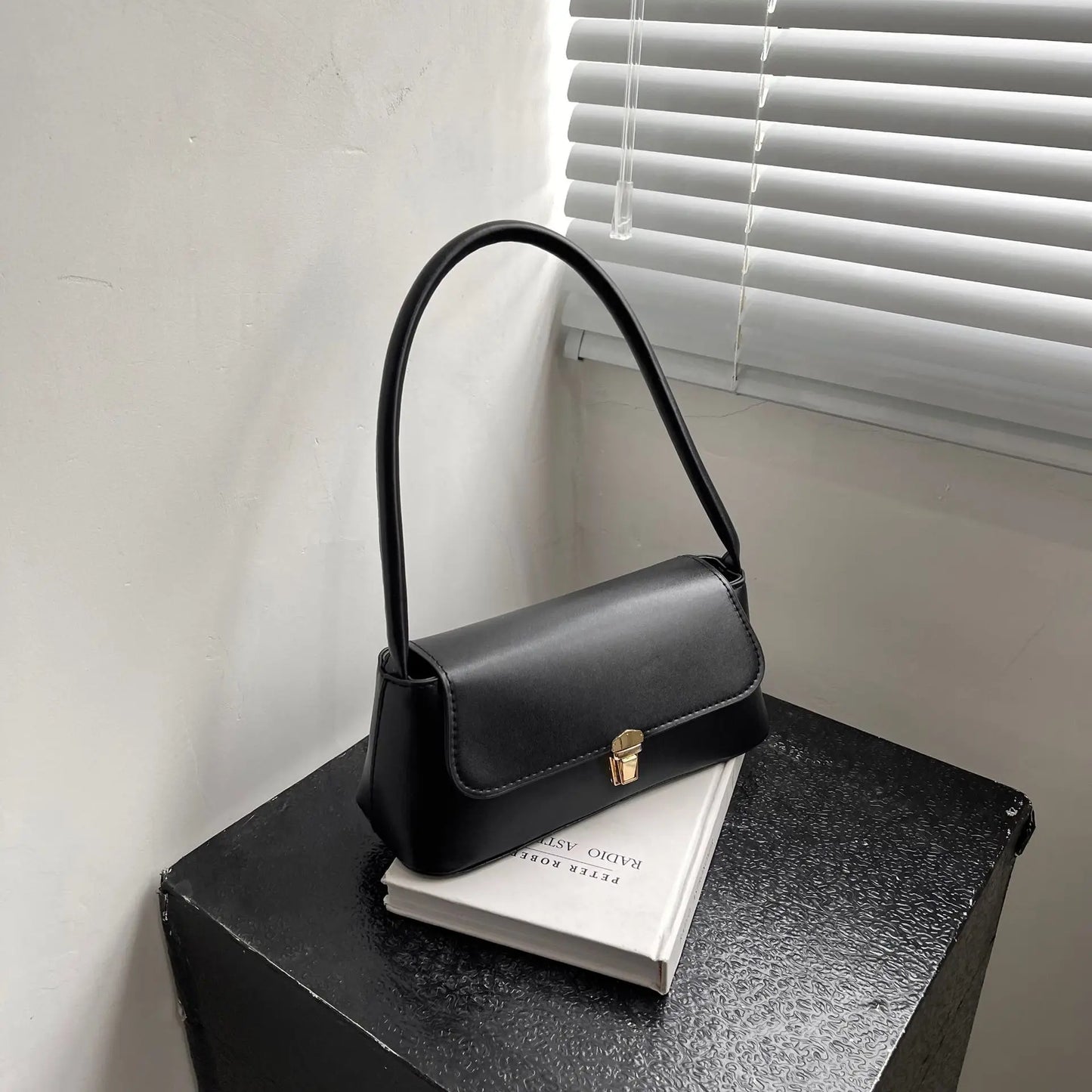 Women’s Retro Solid Color Shoulder Hobo Bag