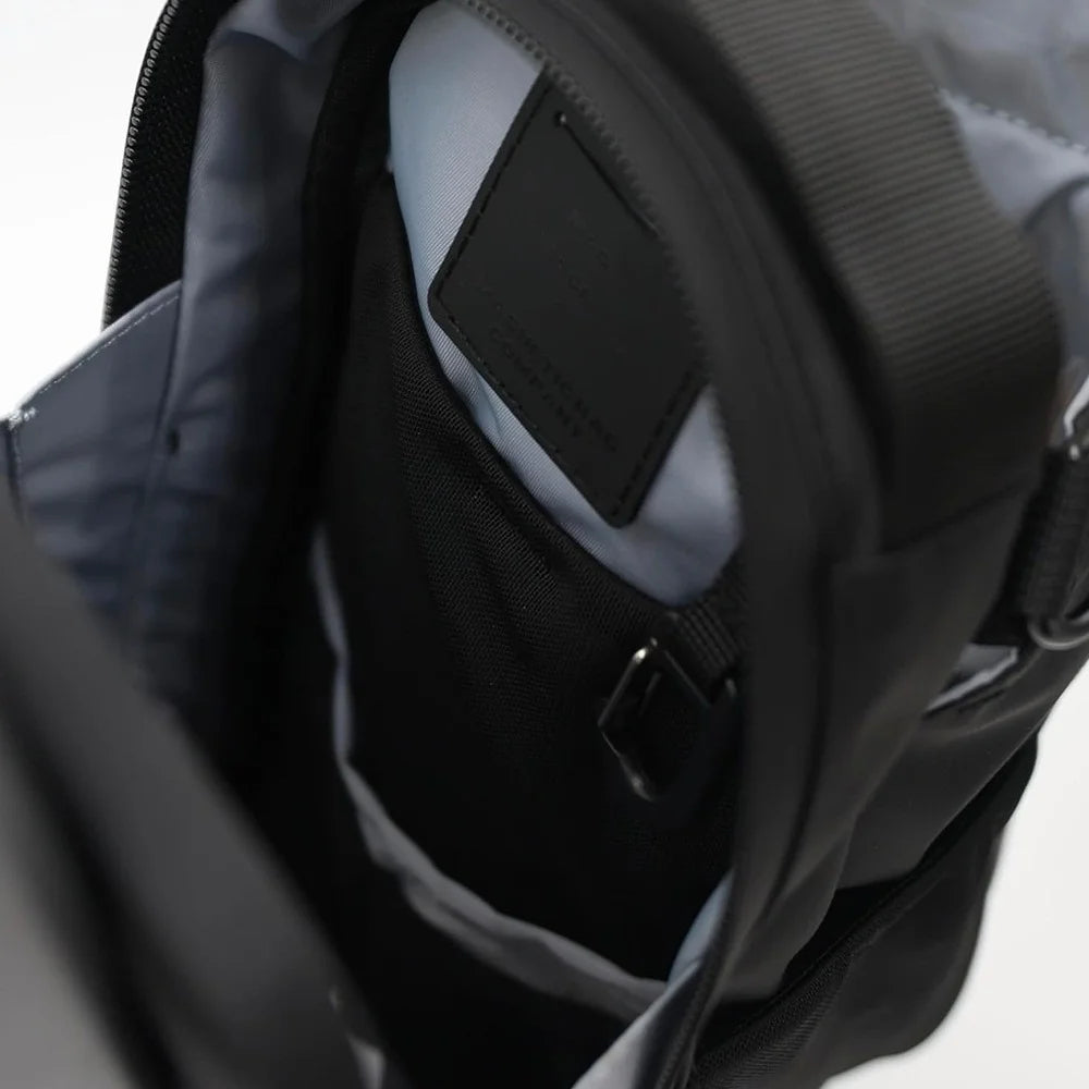 Magnetic Gym Bag for Phone and Water Bottle